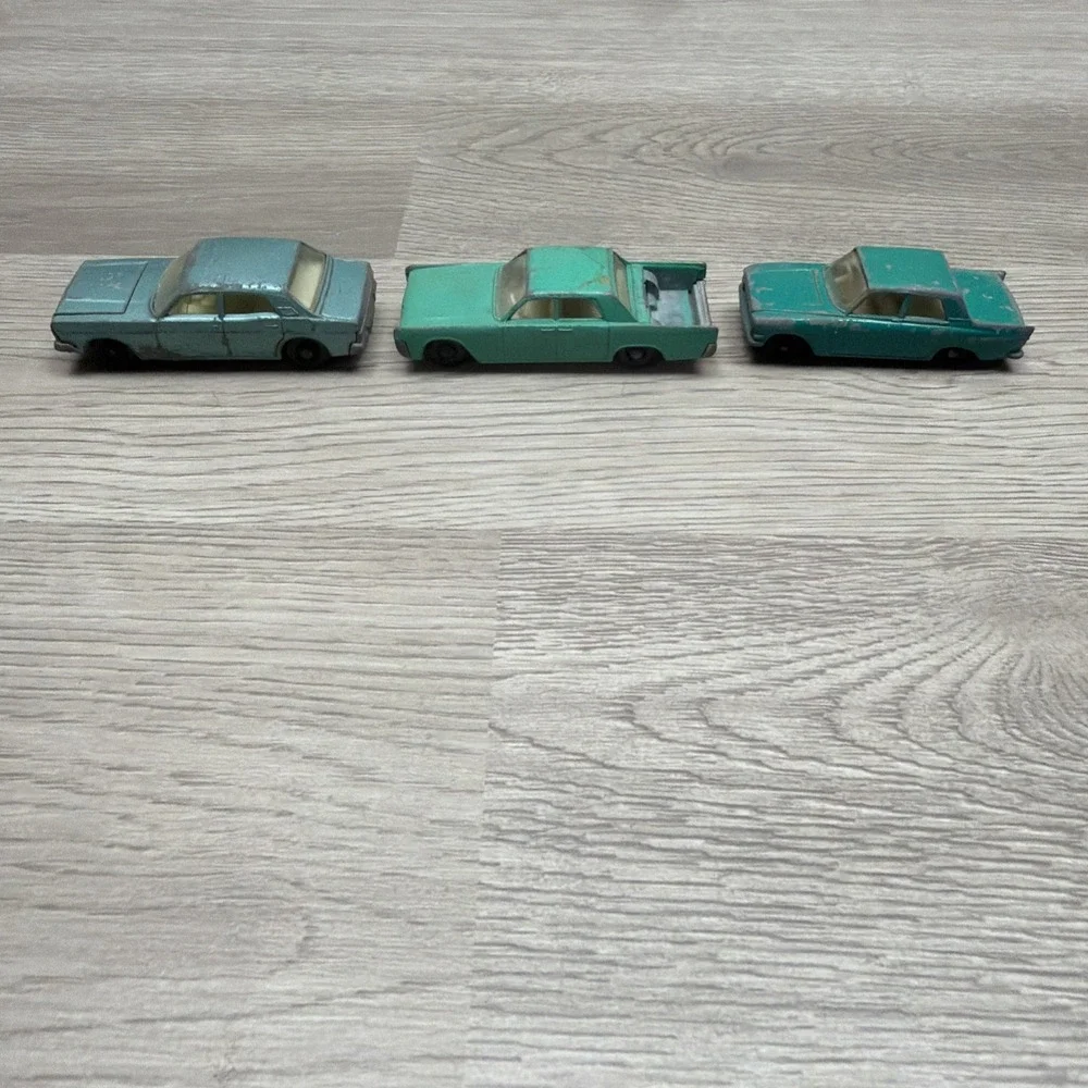 Vintage Lesney Matchbox No. 33 Teal Ford Zephyr 6, 53 Ford Zodiac MK, 31 Lincoln